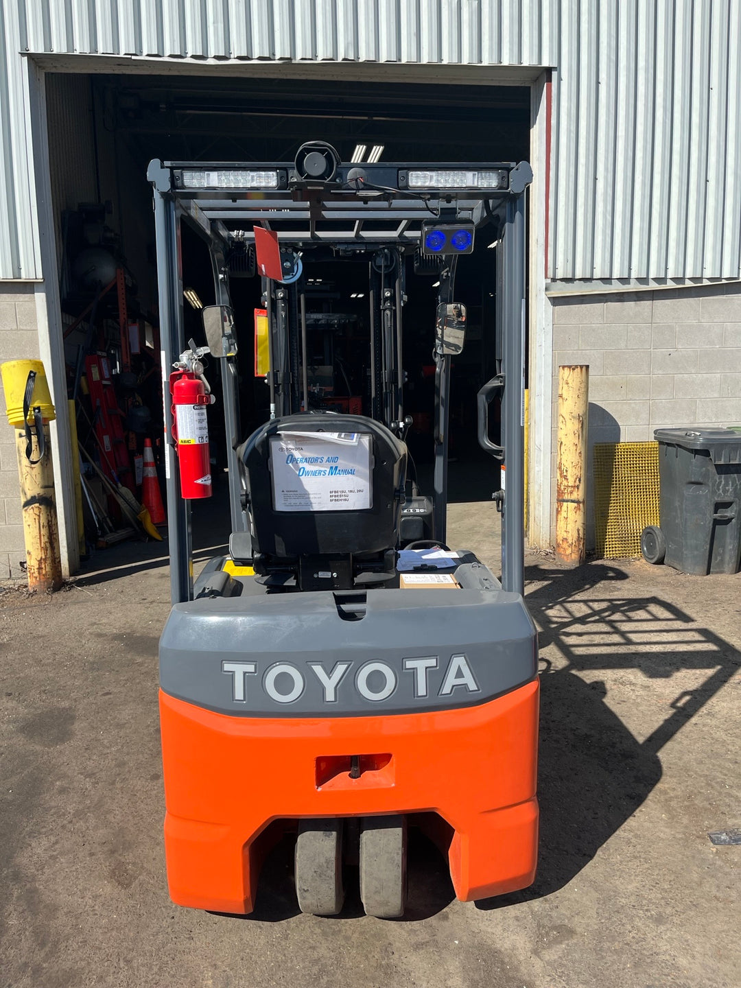 Used forklift for sale in Kitchener | 2022 TOYOTA 4,000 LB 3-Wheel Electric Forklift | Model: 8FBE20U