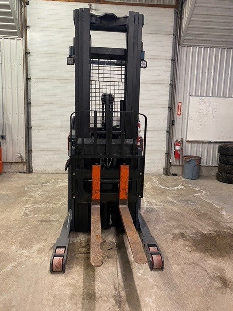 Used forklift for sale in London | 2014 TOYOTA 3,500 LB Electric Reach Truck | Model: 8BR183M240