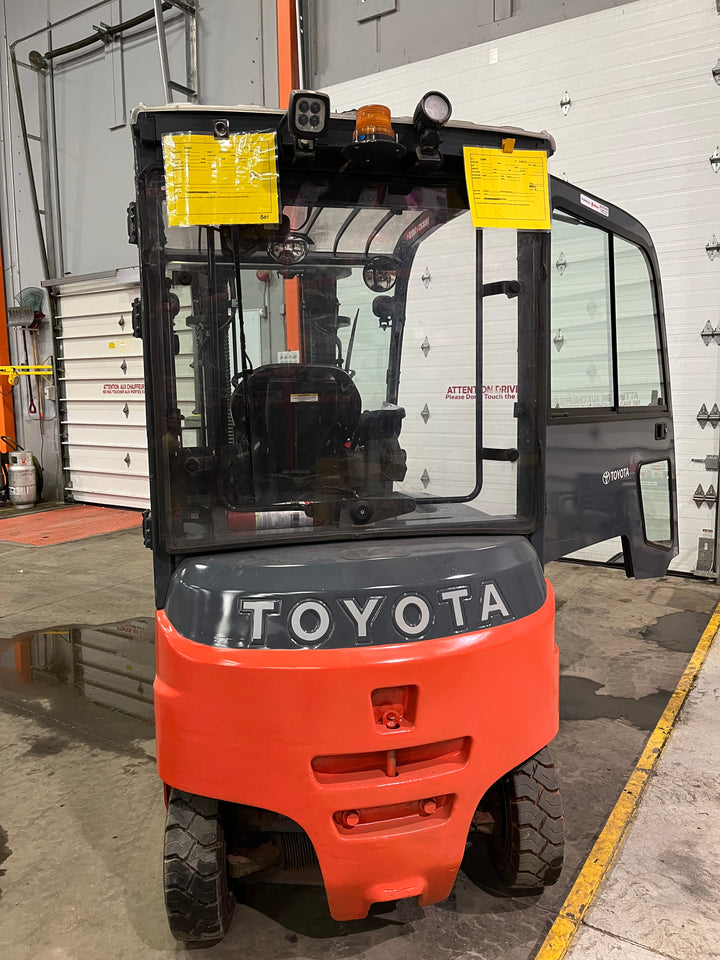 Used forklift for sale in Ottawa | 2018 TOYOTA 5,000 LB Electric Pneumatic Forklift | Model: 05-8FBM25T
