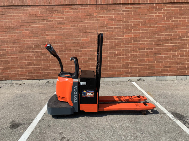 Used forklift for sale in Toronto | 2020 TOYOTA 6,000 LB Electric Walkie Rider Pallet Truck | Model: 8HBE30