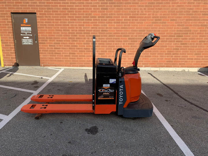 Used forklift for sale in Toronto | 2017 TOYOTA 6,000 LB Electric Walkie Rider Pallet Truck | Model: 8HBE30