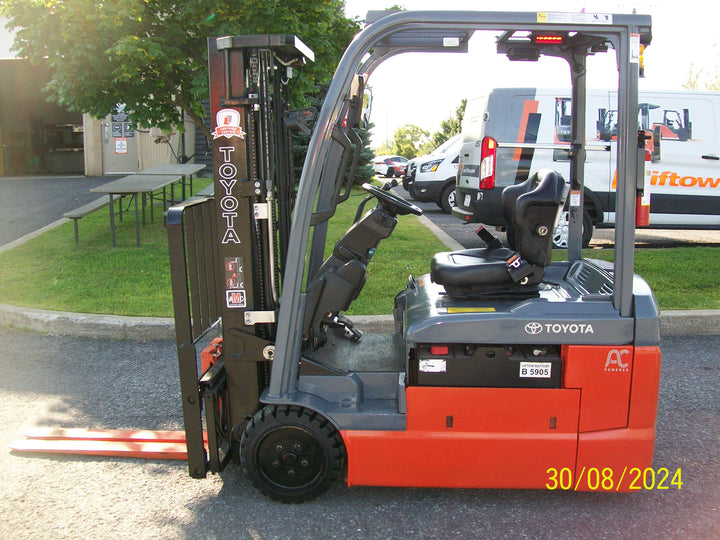 Used forklift for sale in Boucherville | 2020 TOYOTA 4,000 LB 3-Wheel Electric Forklift | Model: 8FBE20U