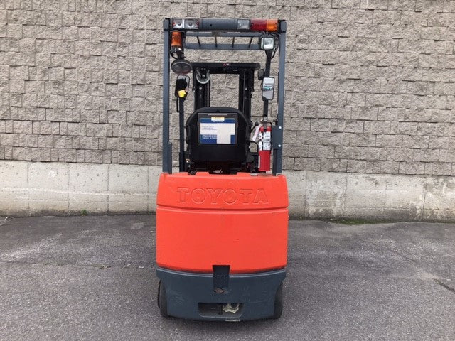 Used forklift for sale in Lachine | 2015 TOYOTA 3,500 LB Electric Cushion Forklift | Model: 7FBCU18
