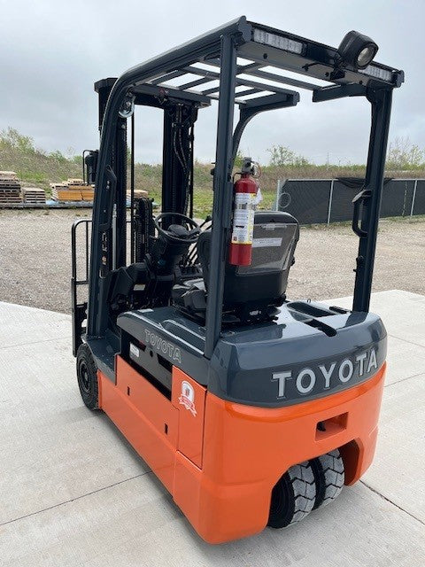 Used forklift for sale in Windsor | 2022 TOYOTA 4000 LB 3-Wheel Electric Forklift | Model: 8FBE20U