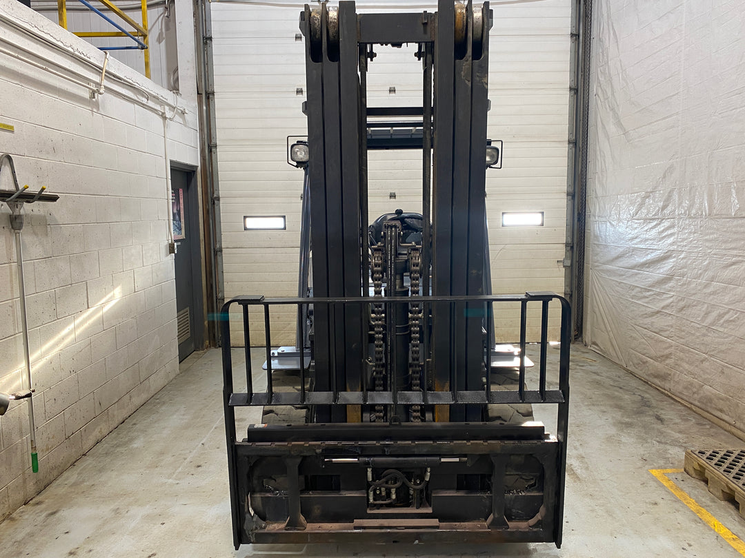 Used forklift for sale in Barrie | 2017 TOYOTA 10000 LB Diesel Pneumatic Forklift | Model: 8FD45U