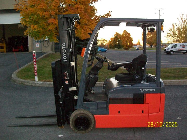 Used forklift for sale in Lachine | 2017 TOYOTA 3,500 LB 3-Wheel Electric Forklift Longbox | Model: 8FBEH18U