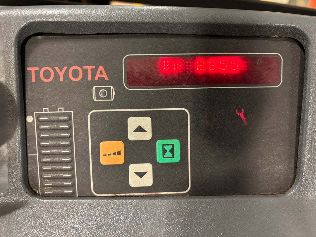 Used forklift for sale in Toronto | 2015 TOYOTA 3500 LB Electric Reach Truck | Model: 8BR183M240