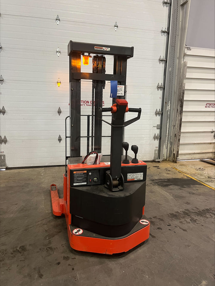 Used forklift for sale in Ottawa | 2018 TOYOTA 4,000 LB Electric Walkie Straddle Stacker | Model: 6BWS202L24