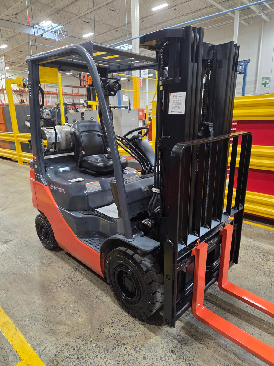 Used forklift for sale in Lachine | 2021 TOYOTA 3,000 LB IC Pneumatic Forklift | Model: 8FGU15