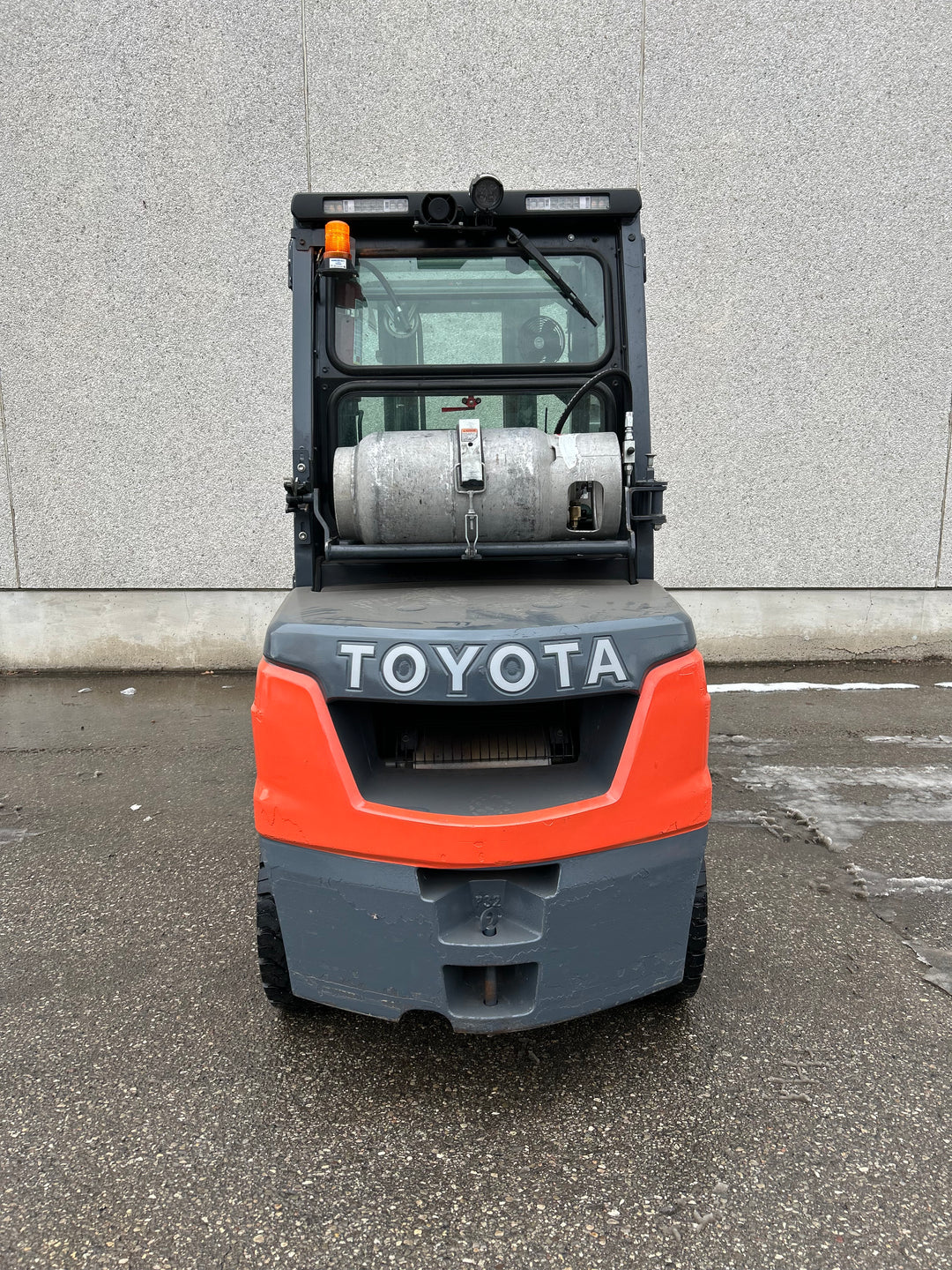 Used forklift for sale in Vaughan | 2021 TOYOTA 6,500 LB IC Pneumatic Forklift | Model: 8FGU32