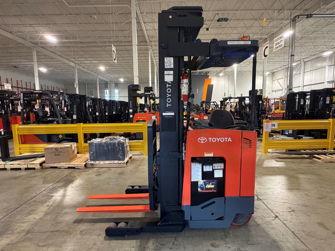 Used forklift for sale in Vaughan | 2018 TOYOTA 3,500 LB Electric Reach Truck | Model: 9BR183M241