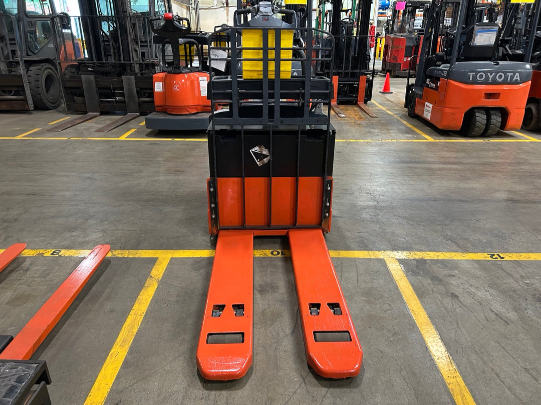 Used forklift for sale in Lachine | 2020 TOYOTA 6,000 LB Electric Walkie Rider Pallet Truck | Model: 8HBE30