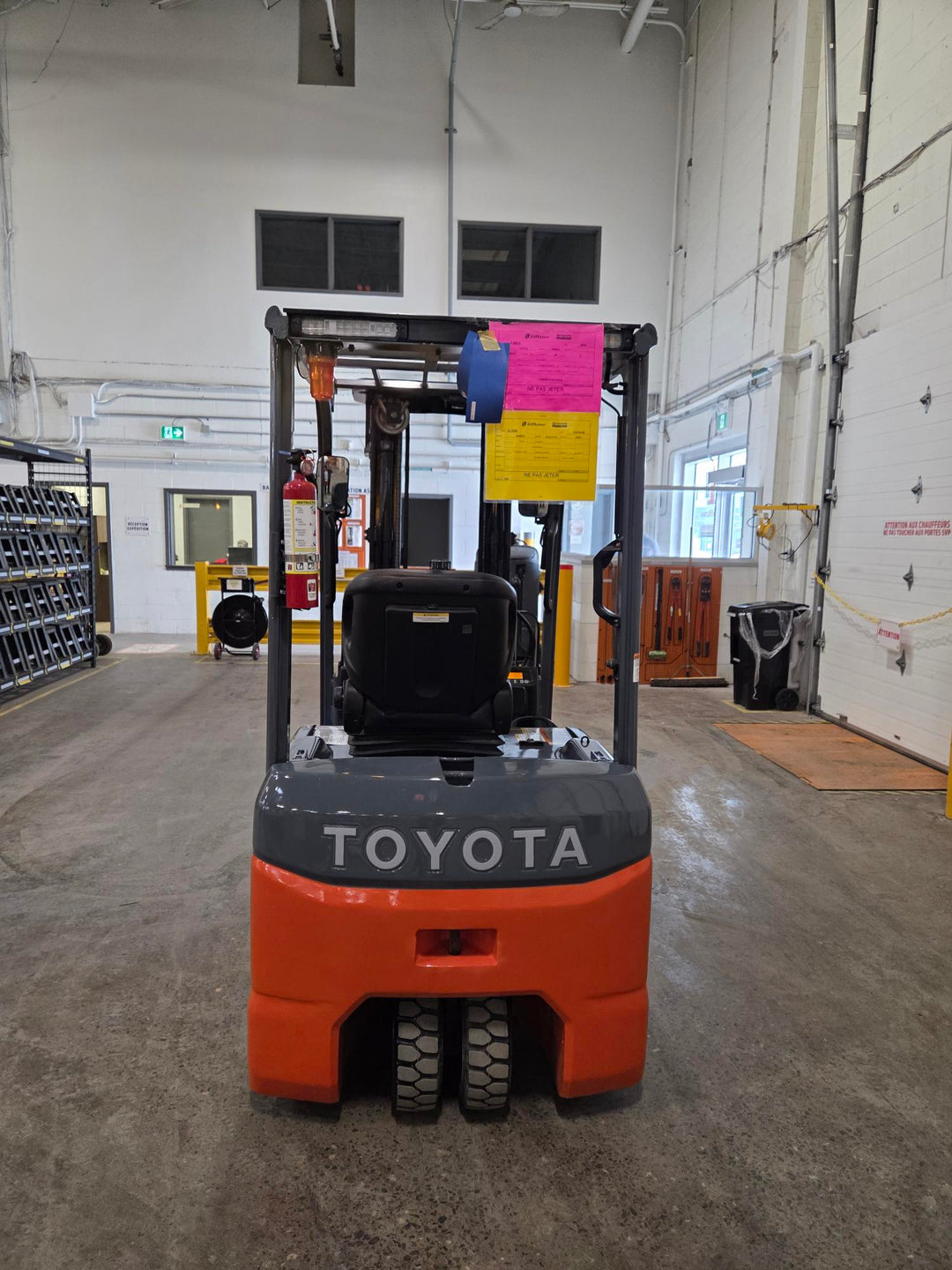 Used forklift for sale in Lachine | 2020 TOYOTA 4000 LB 3-Wheel Electric Forklift | Model: 8FBE20U
