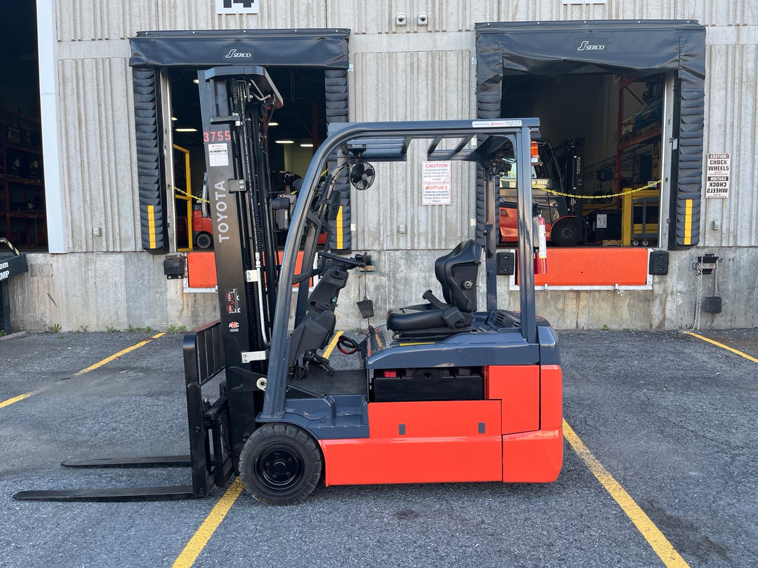 Used forklift for sale in Ottawa | 2022 TOYOTA 4,000 LB 3-Wheel Electric Forklift | Model: 8FBE20U