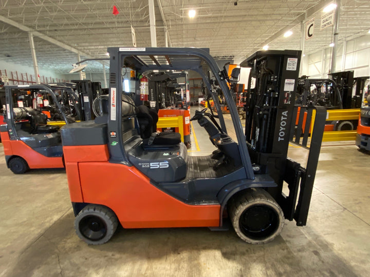 Used forklift for sale in Vaughan | 2017 TOYOTA 12,000 LB IC Cushion Forklift | Model: 8FGC55U