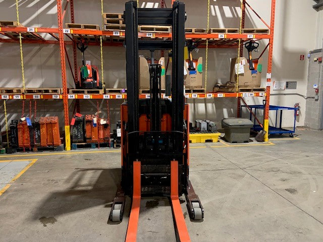 Used forklift for sale in Boucherville | 2017 TOYOTA 3,500 LB Electric Reach Truck | Model: 9BR183S241