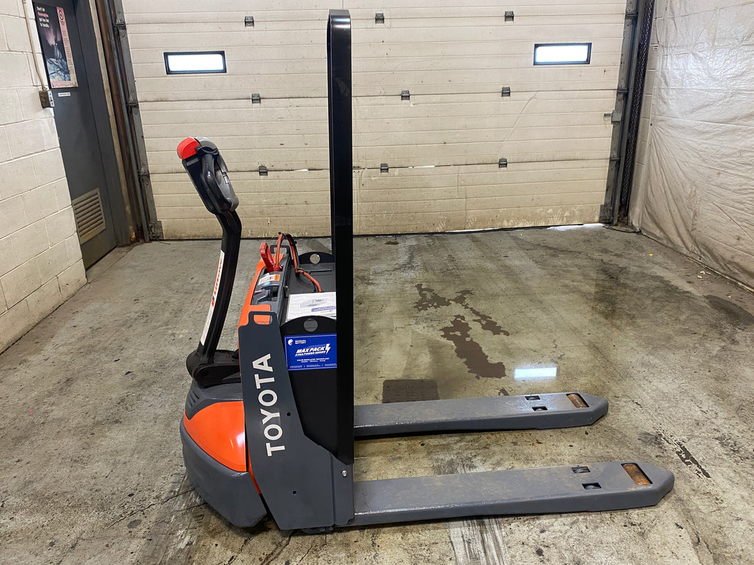 Used forklift for sale in Barrie | 2019 TOYOTA 4,500 LB Electric Walkie Pallet Truck | Model: 8HBW23