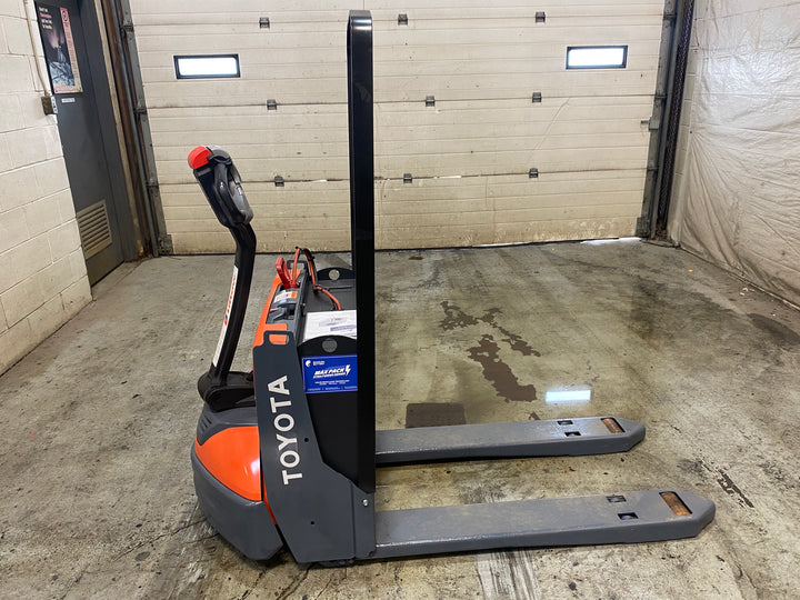 Used forklift for sale in Barrie | 2019 TOYOTA 4,500 LB Electric Walkie Pallet Truck | Model: 8HBW23