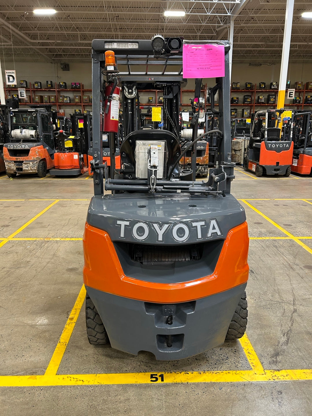 Used forklift for sale in Lachine | 2023 TOYOTA 5,000 LB IC Pneumatic Forklift | Model: 50-8FGU25