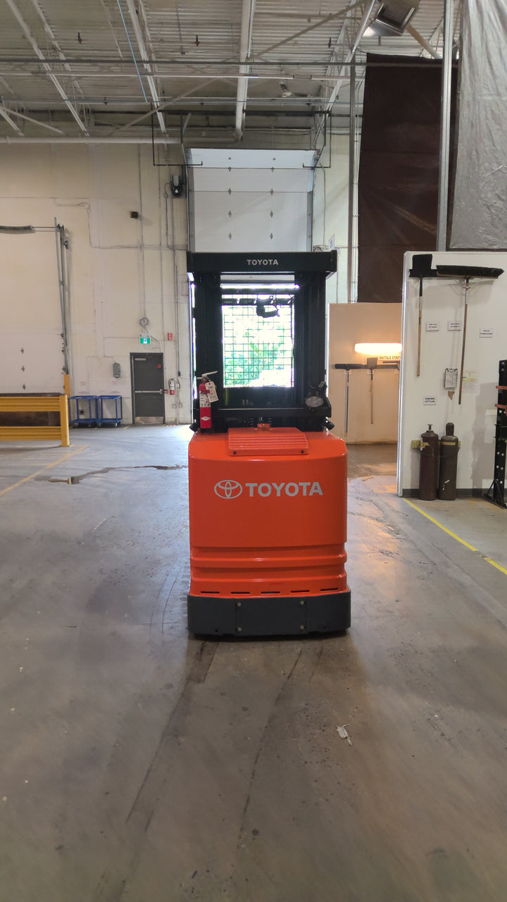Used forklift for sale in Lachine | 2018 TOYOTA 3,000 LB Electric Order Picker | Model: 7BPUE15210