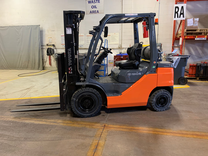 Used forklift for sale in Toronto | 2021 TOYOTA 5000 LB IC Pneumatic Forklift | Model: 8FGU25