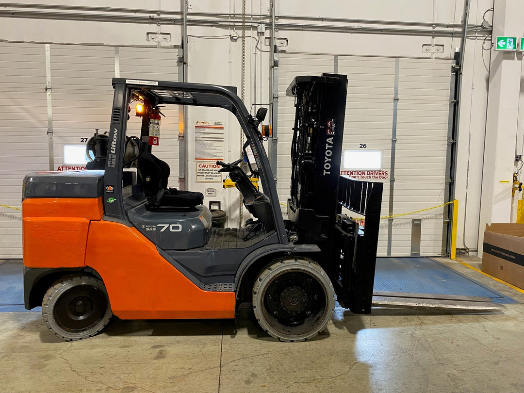 Used forklift for sale in Ajax | 2018 TOYOTA 15500 LB IC Cushion Forklift | Model: 8FGC70U