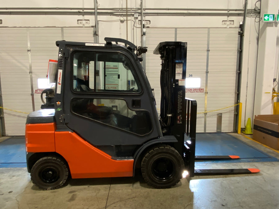 Used forklift for sale in Vaughan | 2021 TOYOTA 5000 LB IC Pneumatic Forklift | Model: 8FGU25