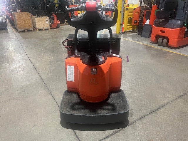 Used forklift for sale in Lachine | 2016 TOYOTA 6,000 LB Electric Walkie Rider Pallet Truck | Model: 8HBE30