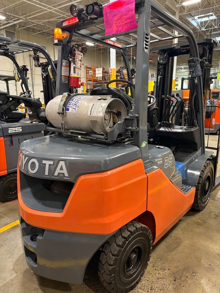 Used forklift for sale in Lachine | 2023 TOYOTA 5,000 LB IC Pneumatic Forklift | Model: 50-8FGU25