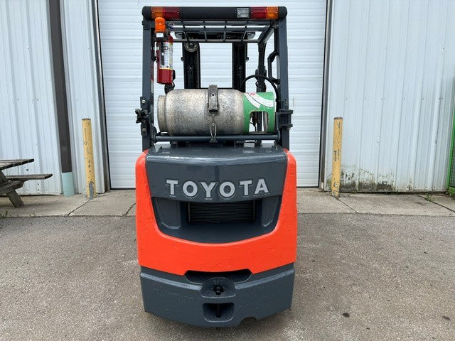 Used forklift for sale in London | 2016 TOYOTA 6,000 LB IC Cushion Forklift | Model: 8FGCU30
