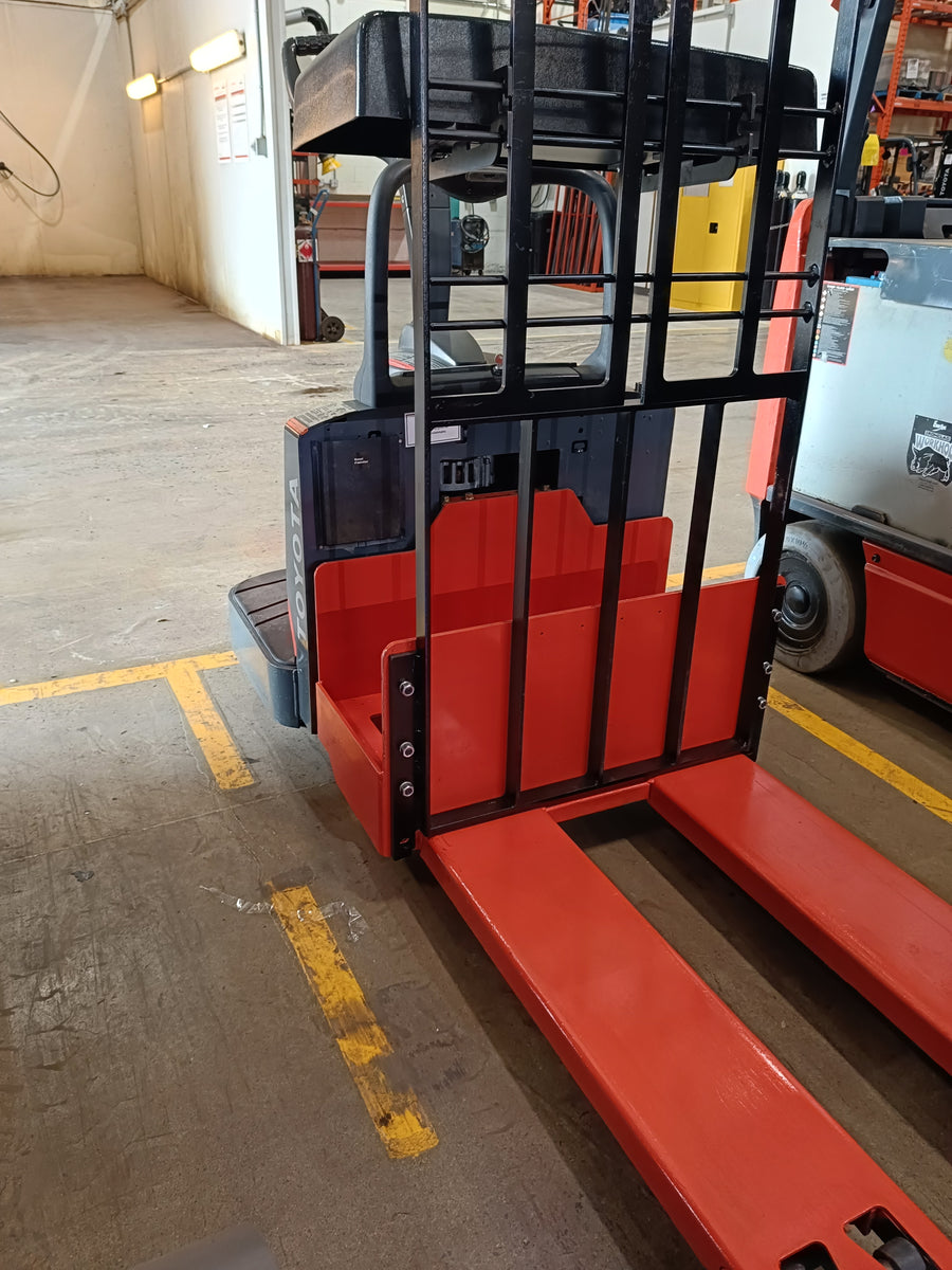 Used forklift for sale in Lachine | 2016 TOYOTA 6000 LB Electric Walkie Rider Pallet Truck | Model: 8HBE30