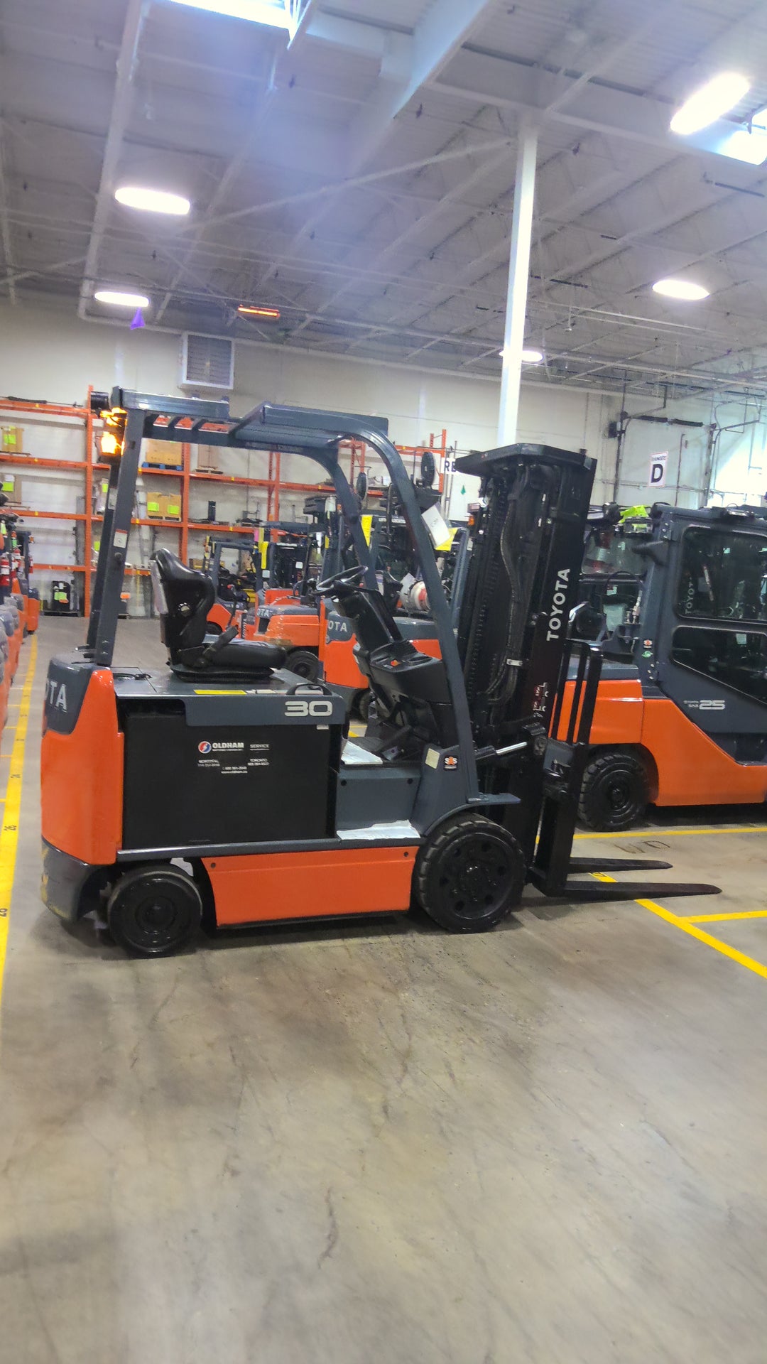 Used forklift for sale in Lachine | 2021 TOYOTA 6000 LB Electric Cushion Forklift | Model: 8FBCU30