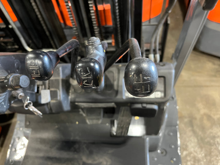 Used forklift for sale in Vaughan | 2016 TOYOTA 3,500 LB 3-Wheel Electric Forklift | Model: 8FBE18U