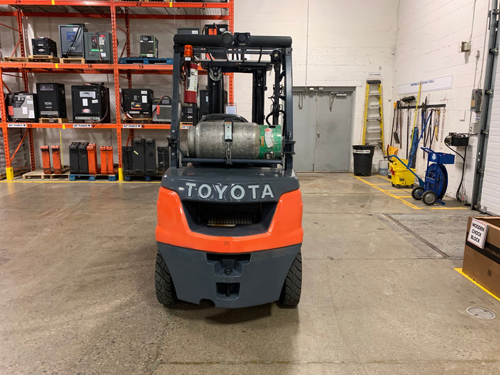 Used forklift for sale in Toronto | 2022 TOYOTA 5,000 LB IC Pneumatic Forklift | Model: 8FGU25
