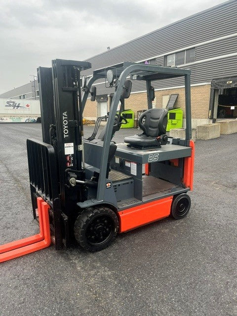 Used forklift for sale in Lachine | 2018 TOYOTA 5,000 LB Electric Cushion Forklift Longbox | Model: 8FBCHU25