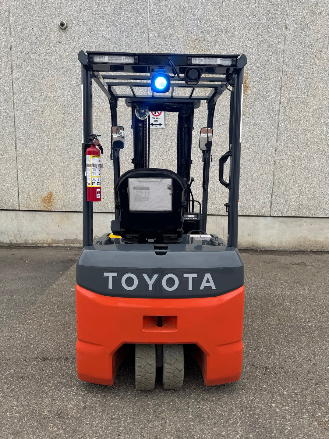 Used forklift for sale in Vaughan | 2021 TOYOTA 4,000 LB 3-Wheel Electric Forklift | Model: 8FBE20U