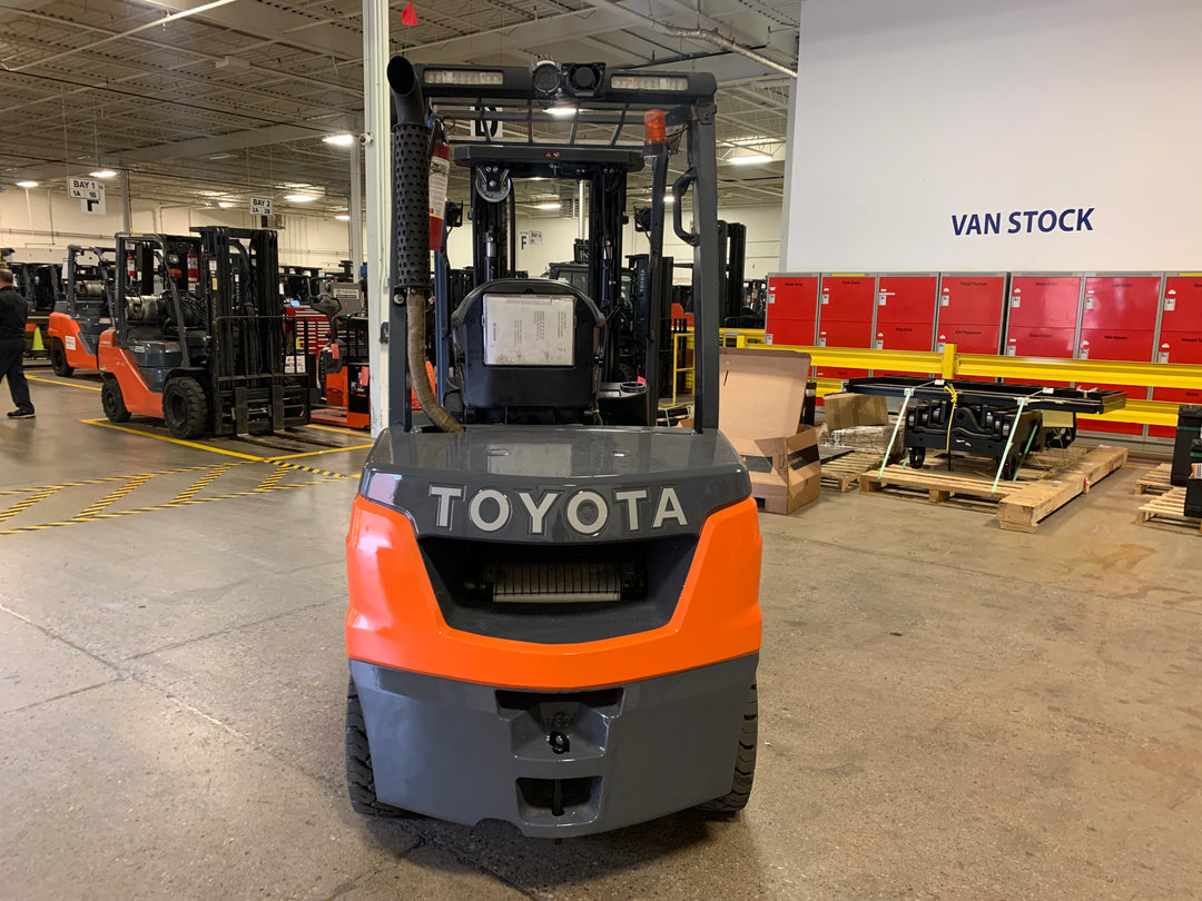 Used forklift for sale in Toronto | 2021 TOYOTA 6000 LB Diesel Pneumatic Forklift | Model: 8FDU30