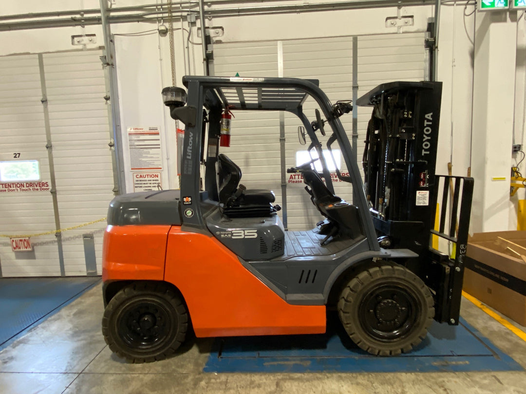 Used forklift for sale in Ajax | 2021 TOYOTA 8,000 LB Diesel Pneumatic Forklift | Model: 8FD35U