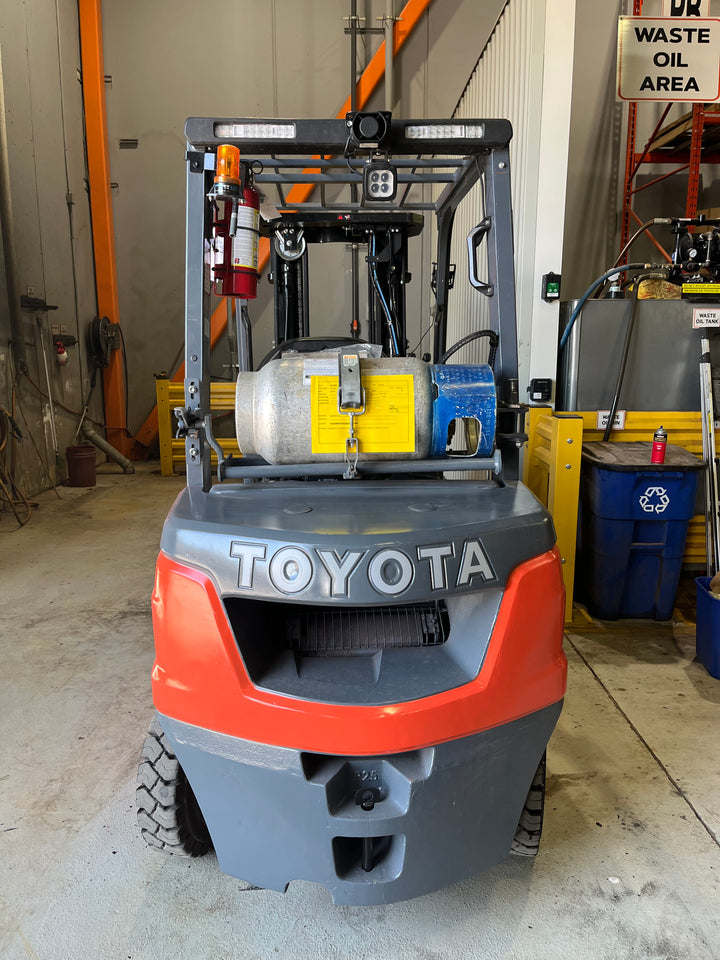 Used forklift for sale in Ottawa | 2021 TOYOTA 5000 LB IC Pneumatic Forklift | Model: 8FGU25