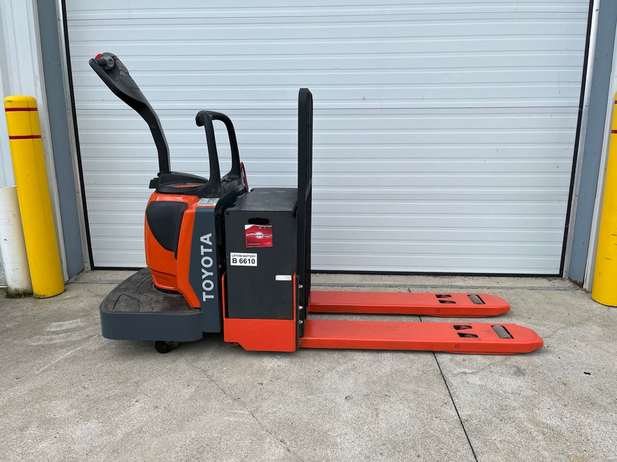 Used forklift for sale in London | 2021 TOYOTA 6,000 LB Electric Walkie Rider Pallet Truck | Model: 8HBE30