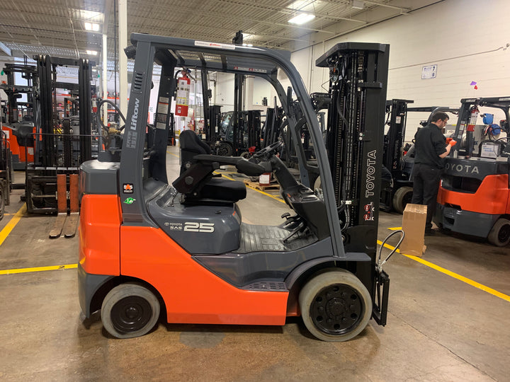 Used forklift for sale in Toronto | 2021 TOYOTA 5000 LB IC Cushion Forklift | Model: 8FGCU25