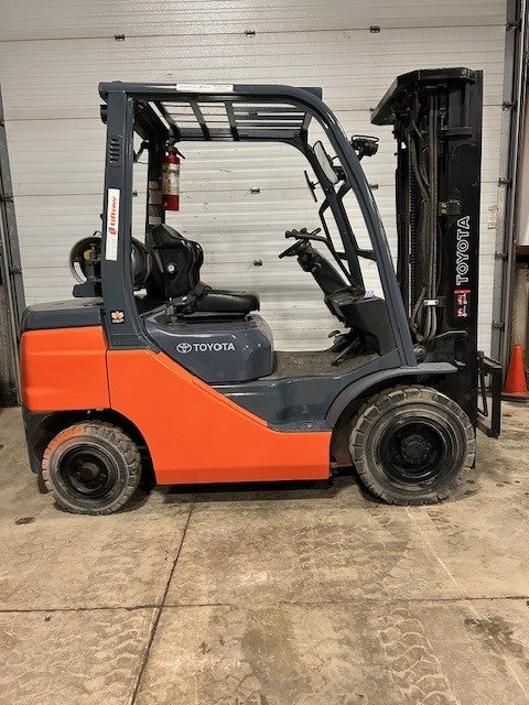 Used forklift for sale in Moncton | 2021 TOYOTA 5,000 LB IC Pneumatic Forklift | Model: 8FGU25