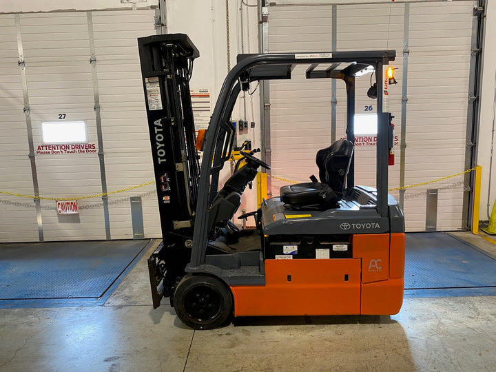 Used forklift for sale in Ajax | 2018 TOYOTA 4000 LB 3-Wheel Electric Forklift | Model: 8FBE20U