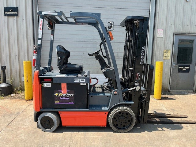 Used forklift for sale in London | 2015 TOYOTA 6000 LB Electric Cushion Forklift | Model: 8FBCU30