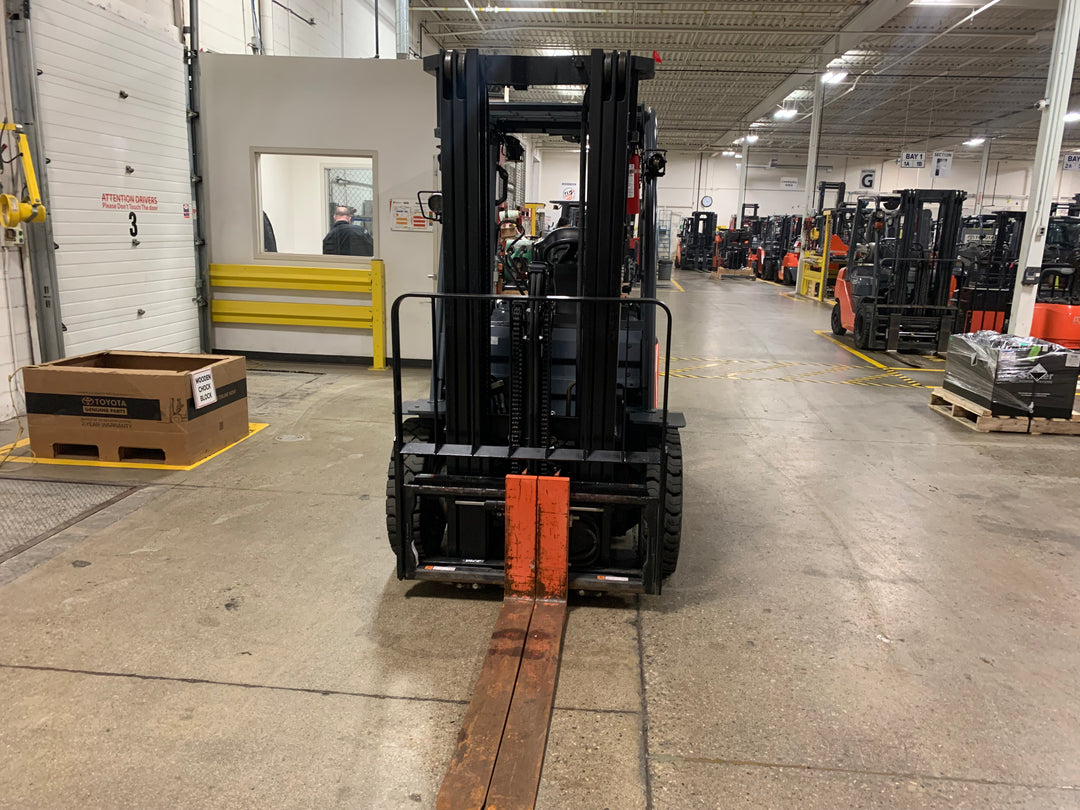 Used forklift for sale in Toronto | 2022 TOYOTA 5,000 LB IC Pneumatic Forklift | Model: 8FGU25
