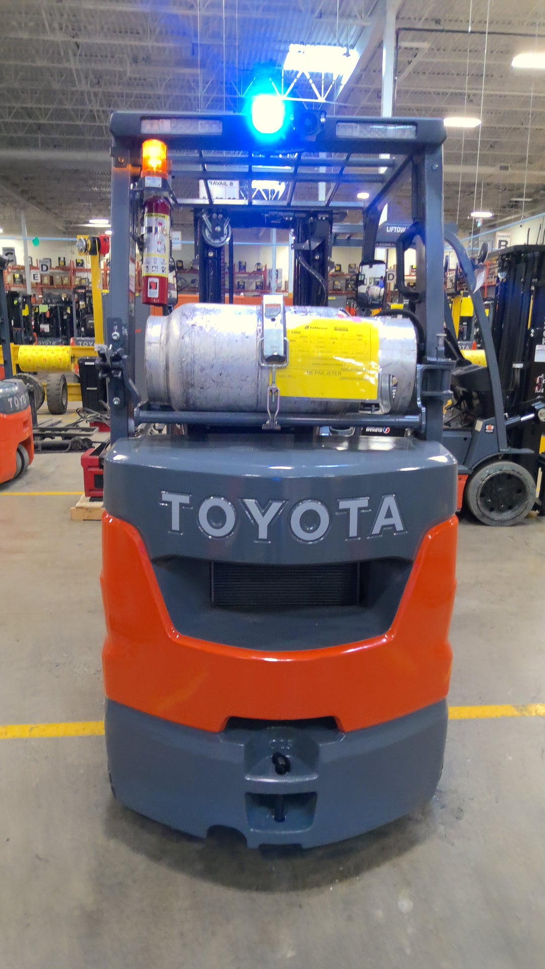 Used forklift for sale in Lachine | 2021 TOYOTA 5,000 LB IC Cushion Forklift | Model: 8FGCU25