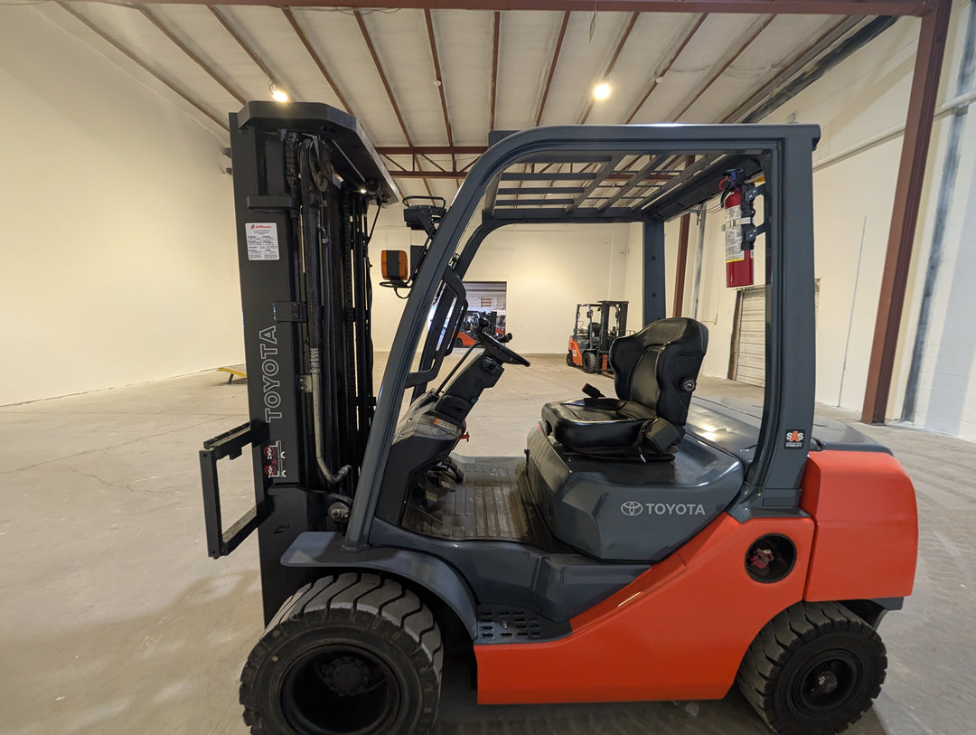 Used forklift for sale in Moncton | 2021 TOYOTA 5,000 LB IC Pneumatic Forklift | Model: 8FGU25
