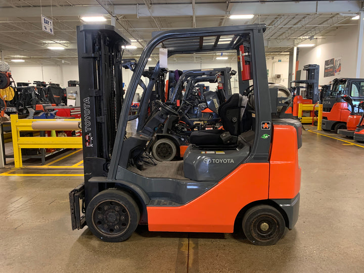 Used forklift for sale in Toronto | 2010 TOYOTA 5,000 LB IC Cushion Forklift | Model: 8FGCU25