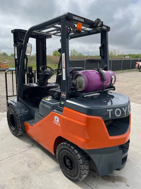 Used forklift for sale in Windsor | 2021 TOYOTA 5000 LB IC Pneumatic Forklift | Model: 8FGU25