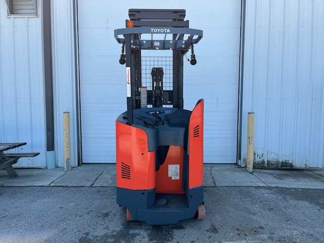 Used forklift for sale in Kitchener | 2019 TOYOTA 3,500 LB Electric Reach Truck | Model: 9BR183M241